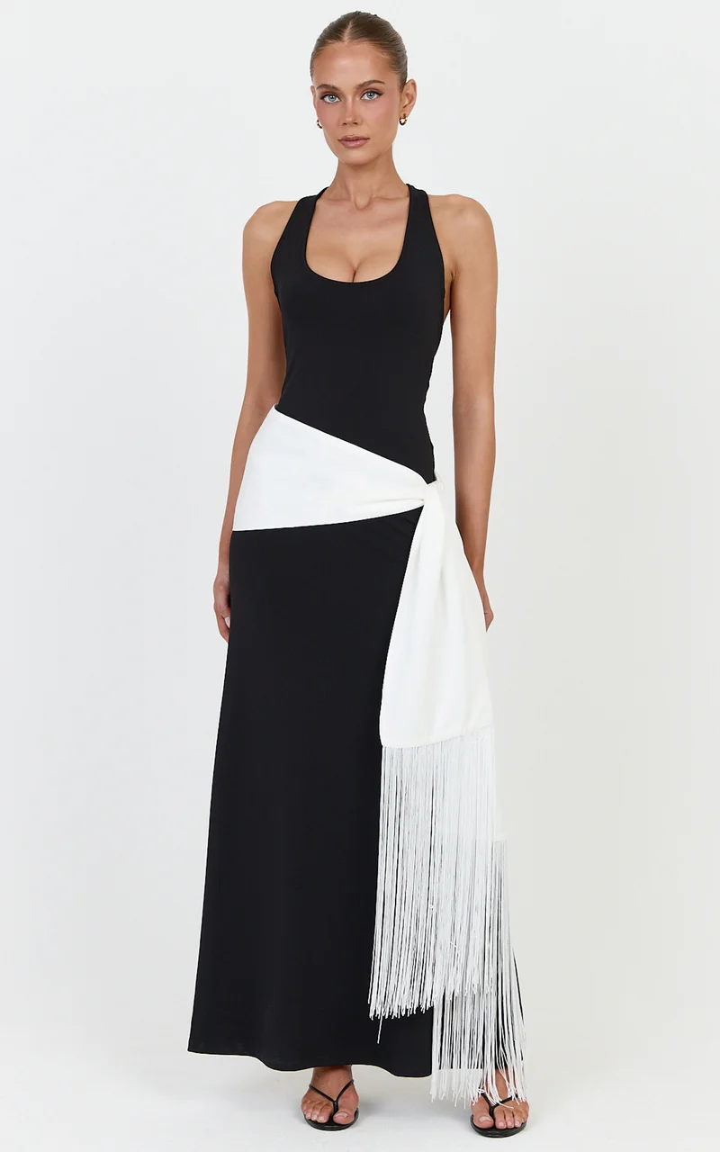 Romy Scarf - Scarf With Fringing in Ivory