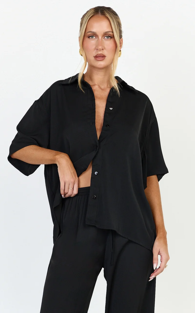 Robyn Shirt - Button Front Short Sleeve Shirt in Black
