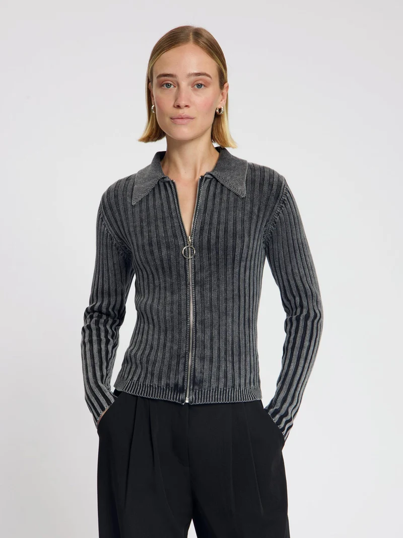 Donkergrijs ribgebreid vest tess