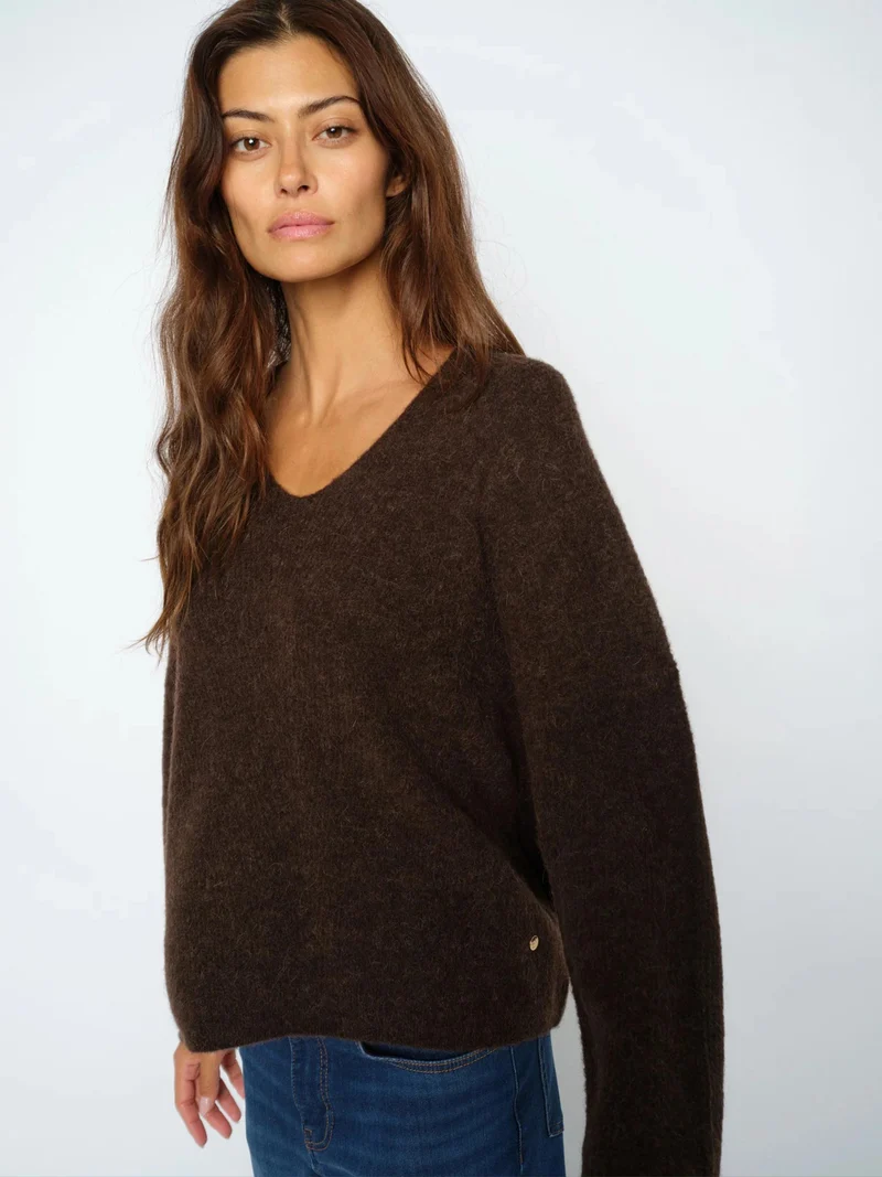 Bruine trui mmthora v-neck