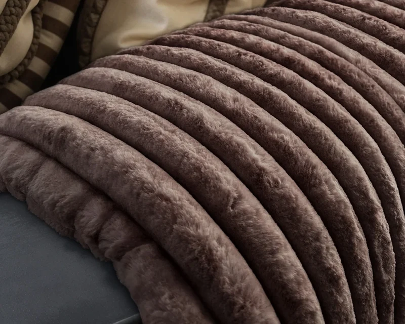 Rib Rabbit Fur Plaid Taupe 240 x 200 - Nieuw Outlet