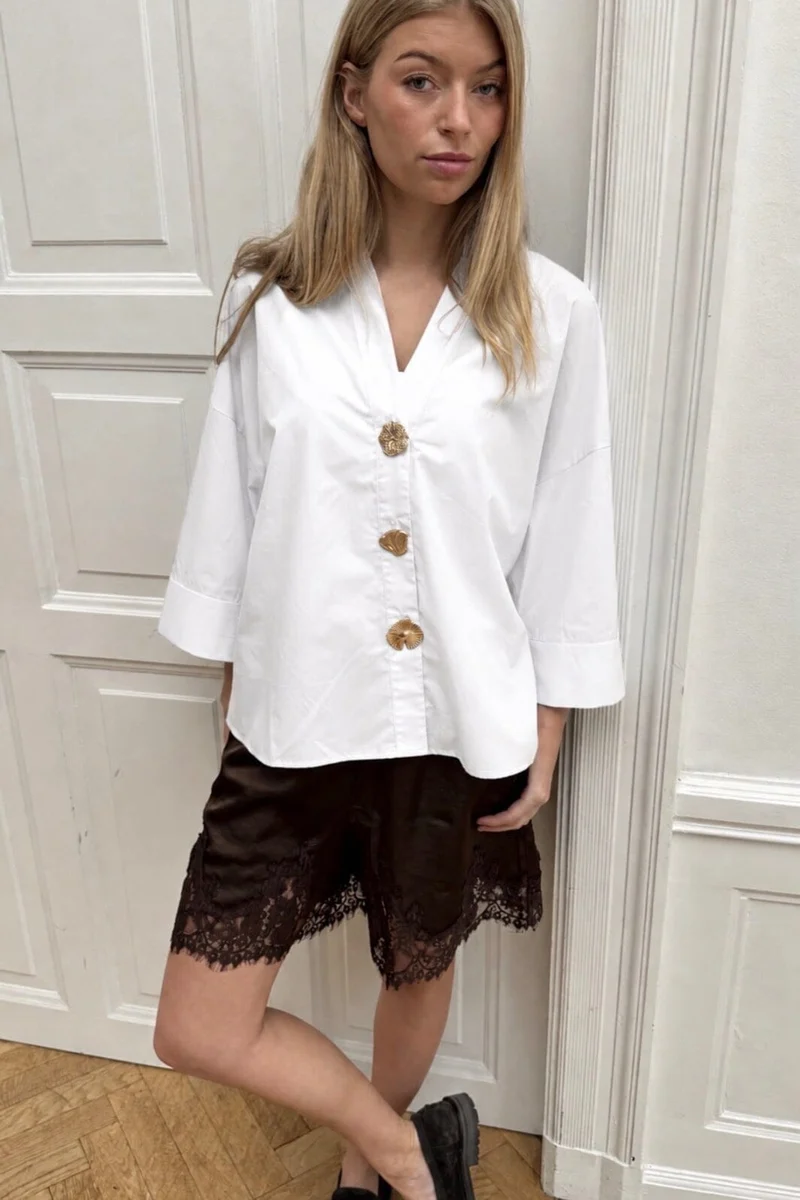 Continue - Augusta Big Gold Buttons 15171 - White