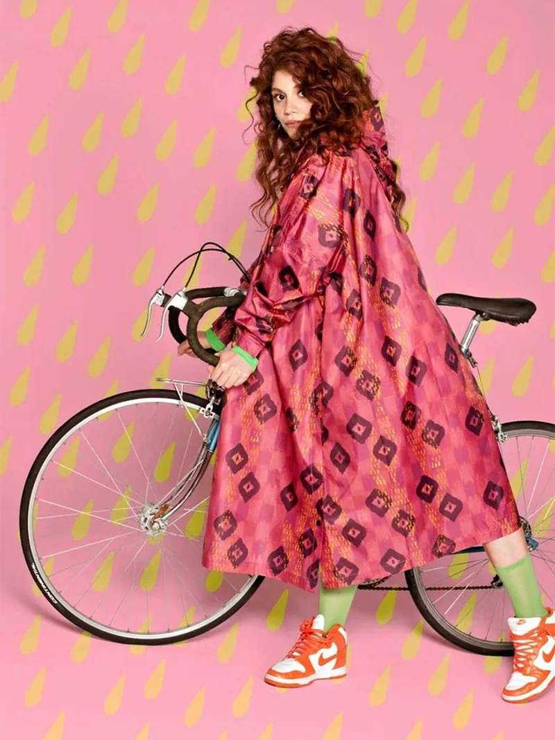 Roze regenponcho ikat