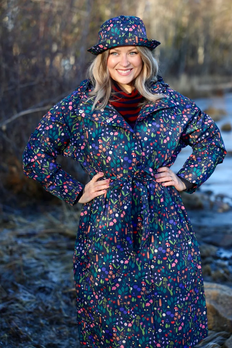 Danefæ Danelisabeth regentrenchcoat dames – Dark Navy Botanical