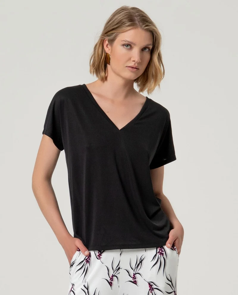 Surkana Sleeveless V-Neck T-Shirt Black