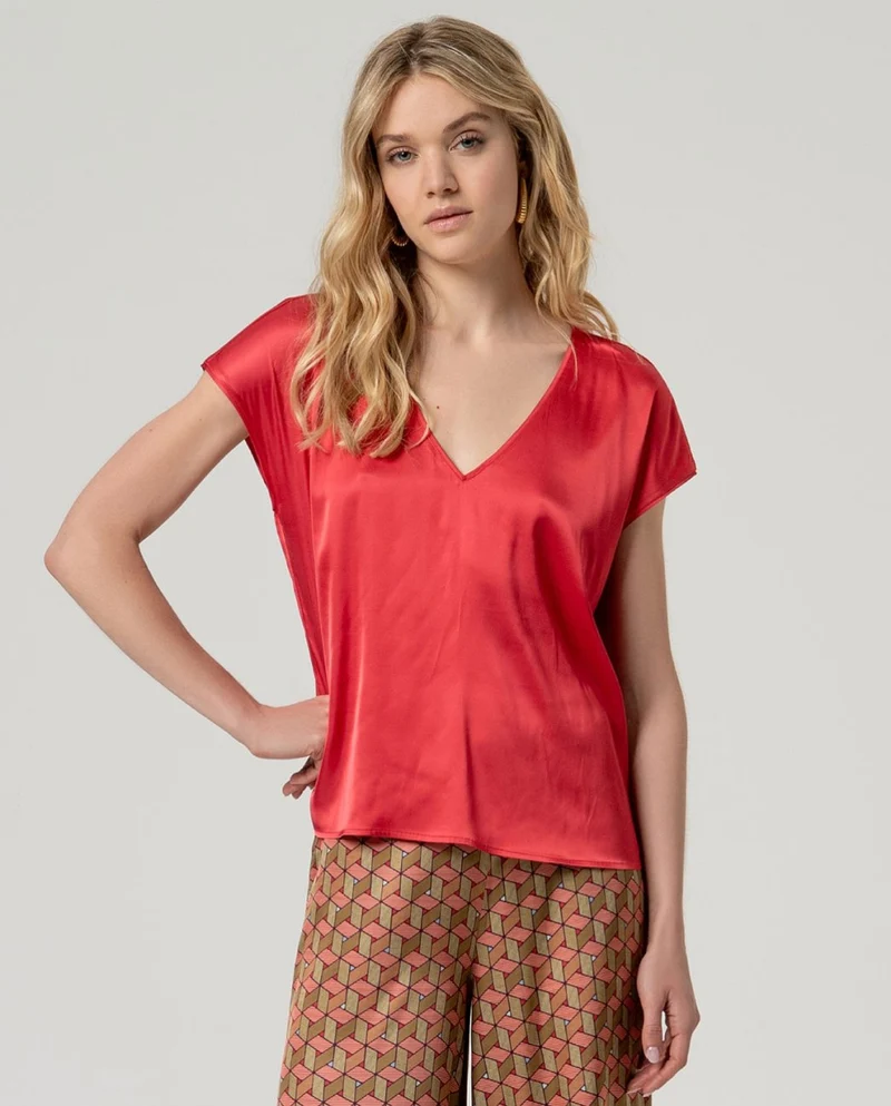 Surkana V-Neck Blouse Red