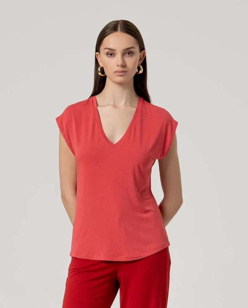Surkana V-Neck T-Shirt Red