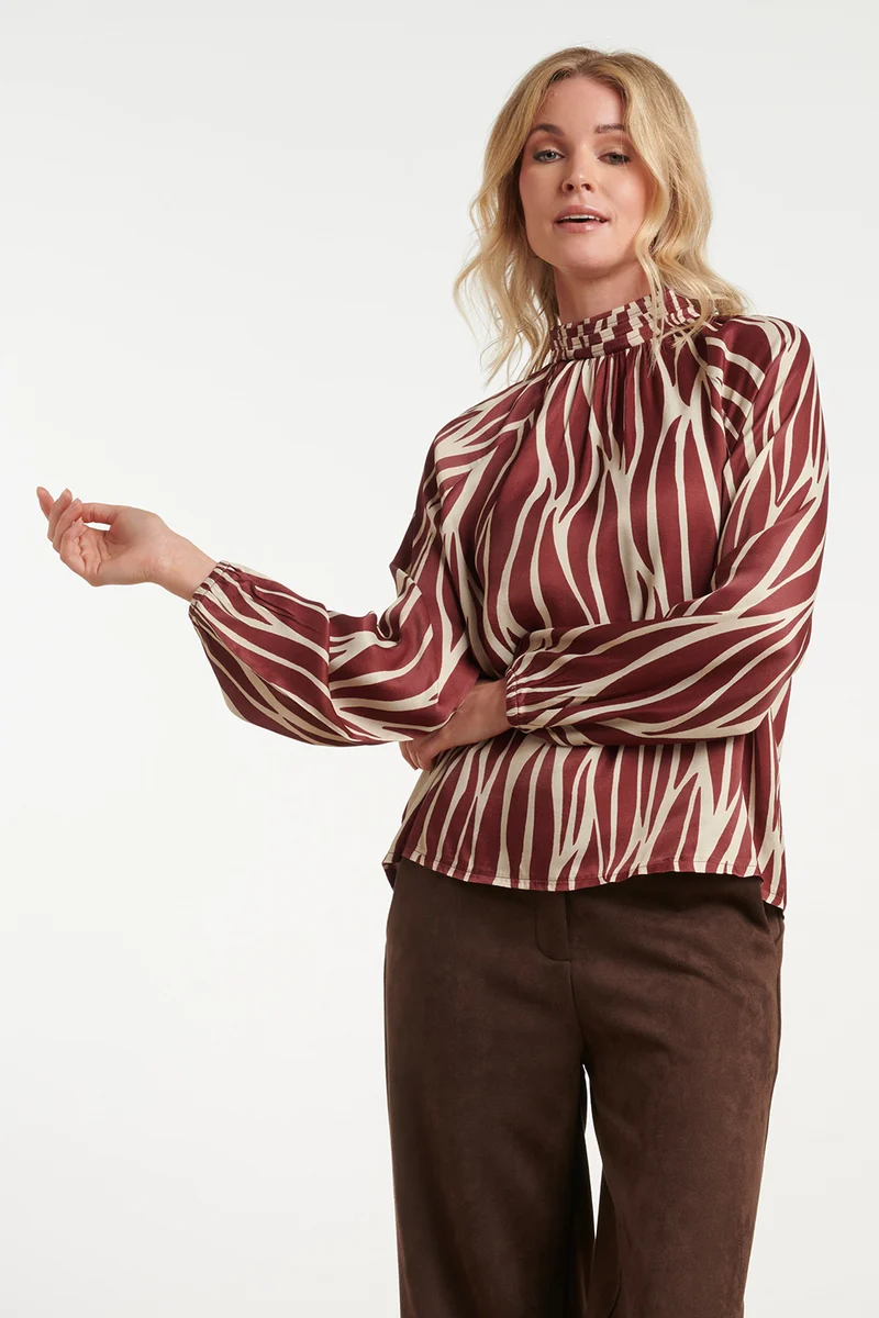 Top Met Hoge Hals En Abstracte Bladeren Print In Bordeaux | Bordeaux - Sand