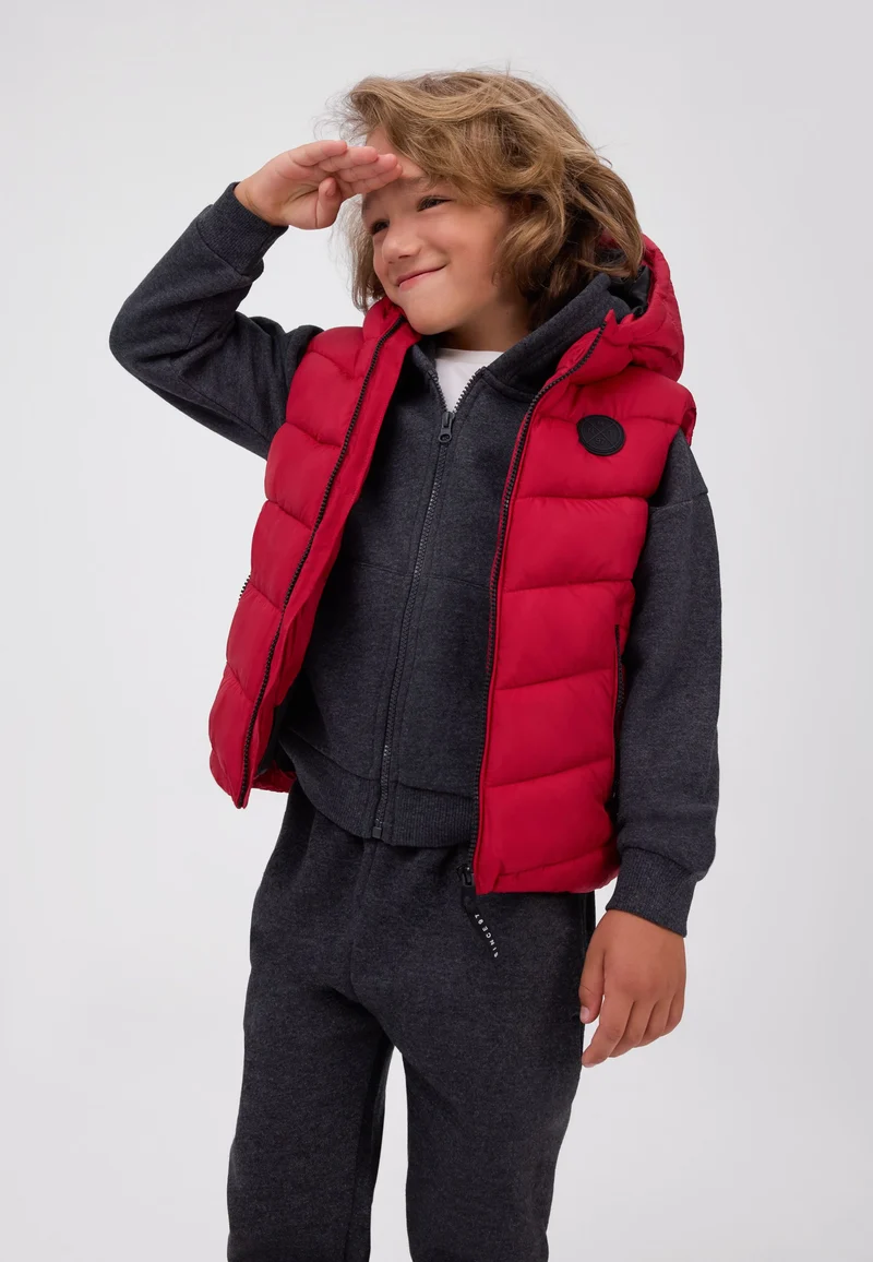 Hooded padded gilet in red