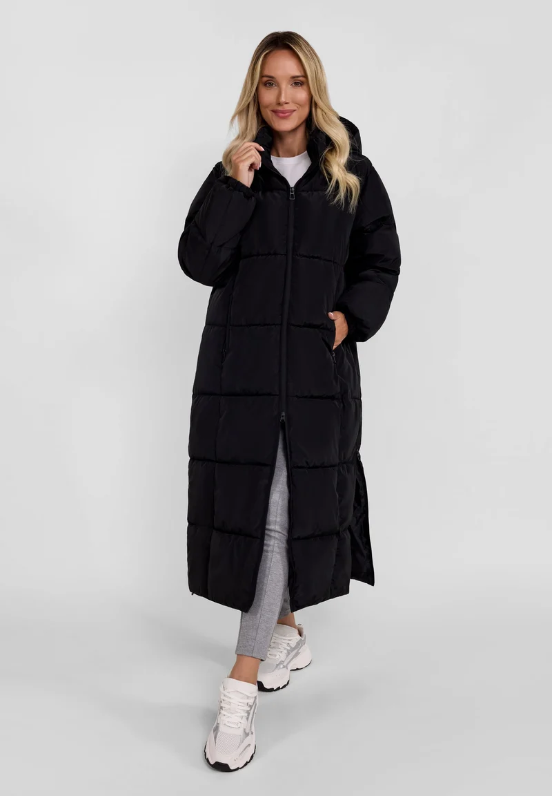 Women's long puffer coat in black