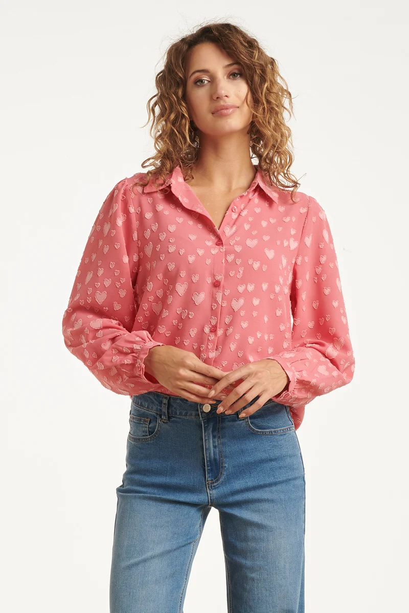25623 Damesblouse Met Hartjesmotief Lange Pofmouwen | Cerise