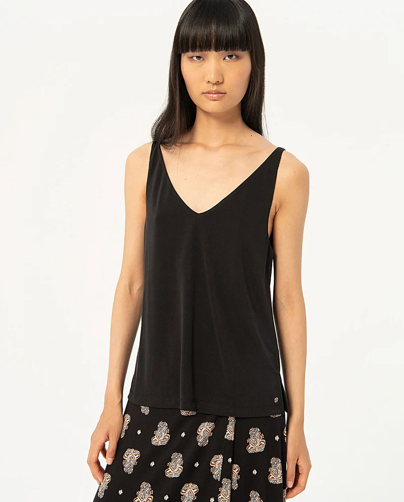 Surkana strappy V-neck top black