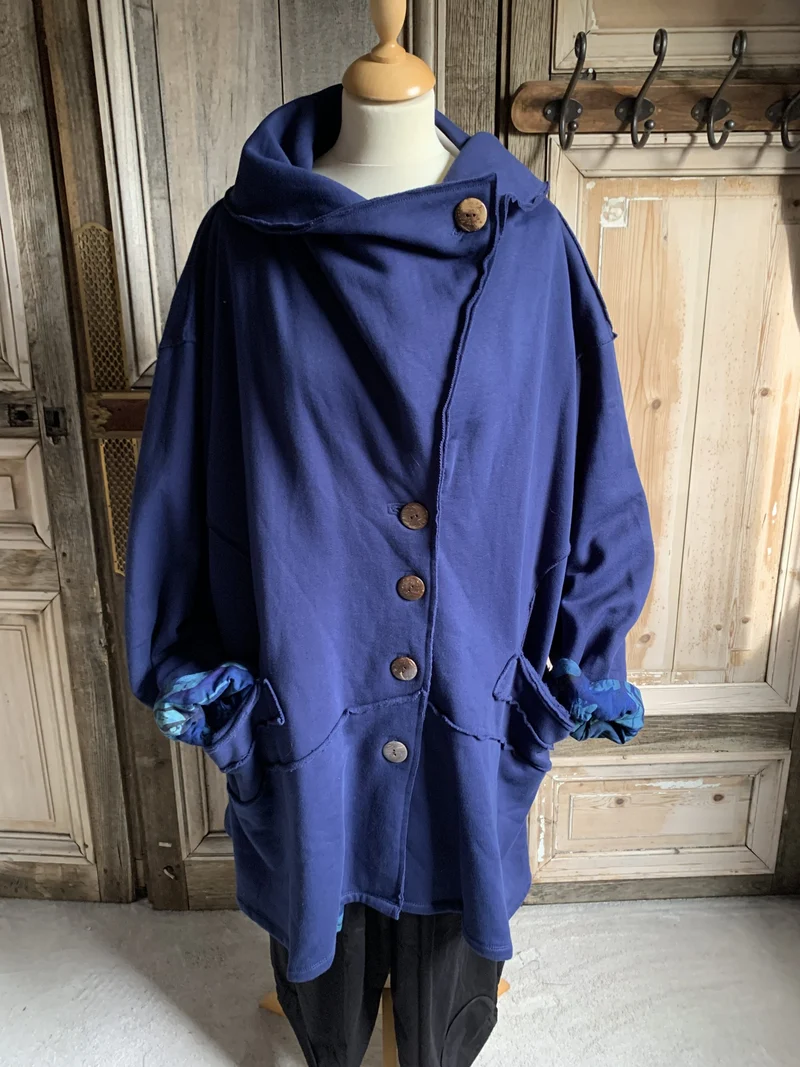 Normal Crazy - Jas Cinnamon Blauw - voering zwart geel roze