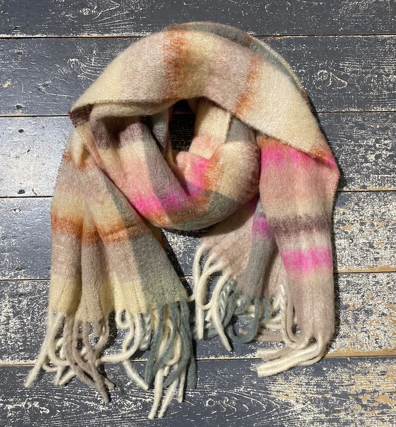 UVR Berlin scarf Birillaina rose