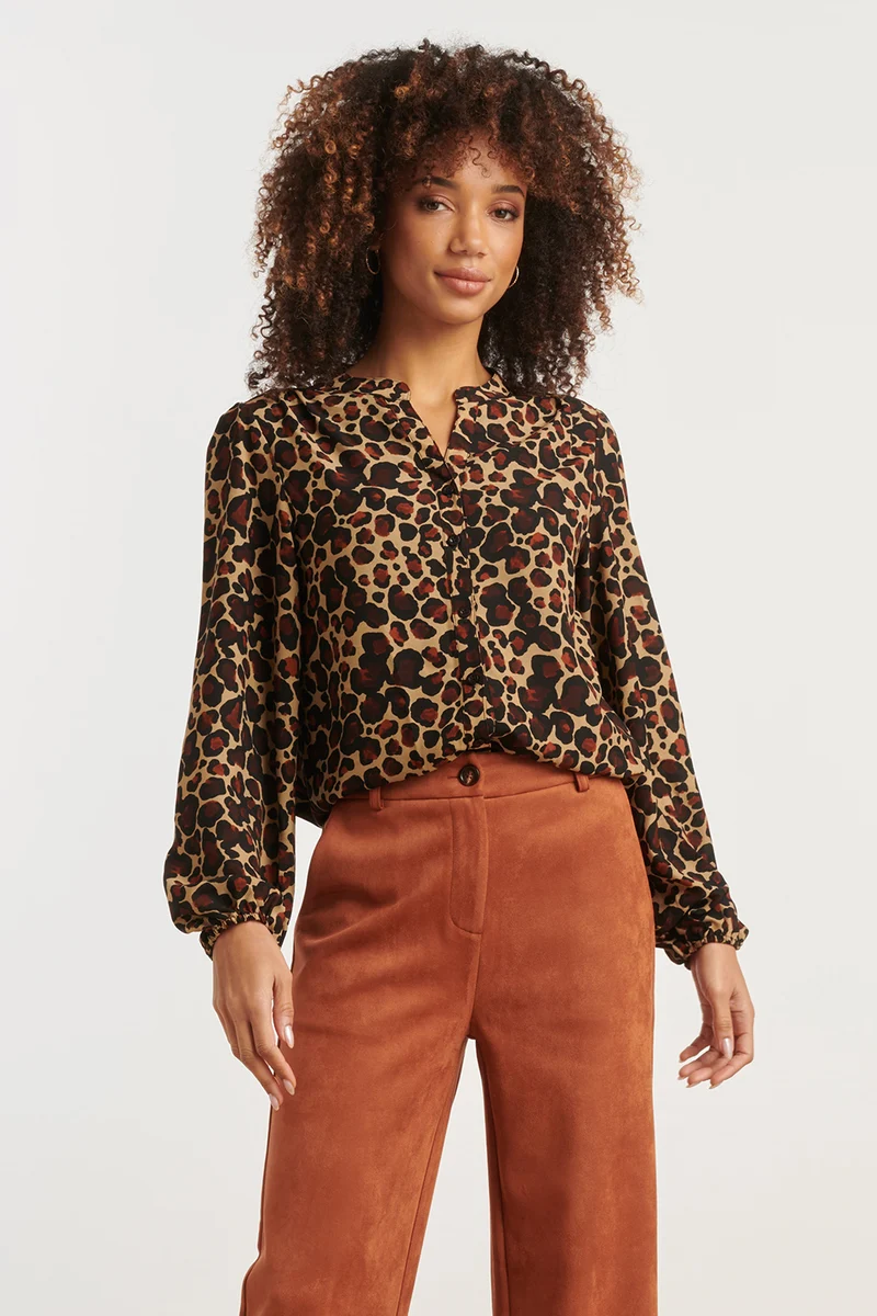 25562 Chiffon Blouse Met Cheetahprint En Pofmouwen In Camel En Bruin | Camel - Brown