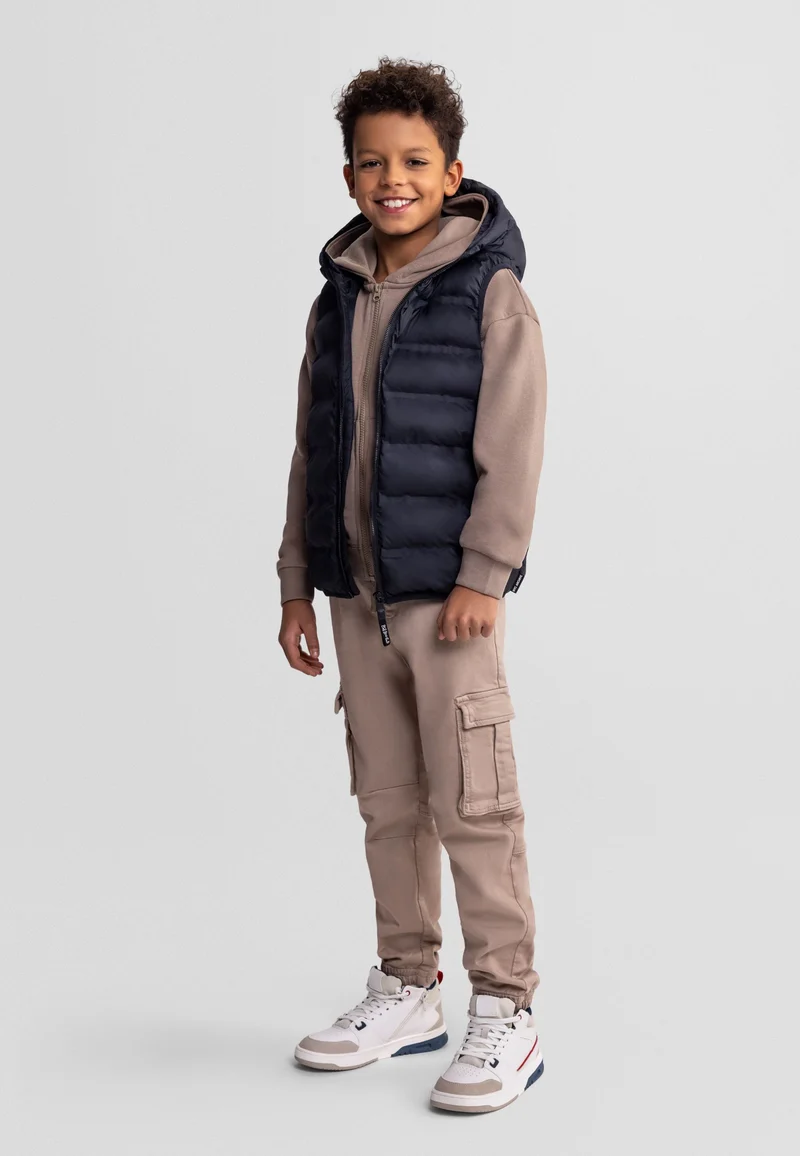 Boys' padded gilet in black