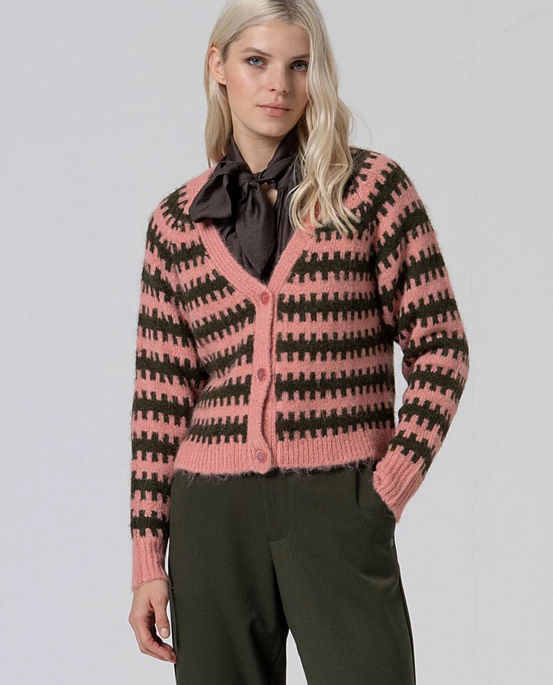 Surkana cardigan with three buttons pink