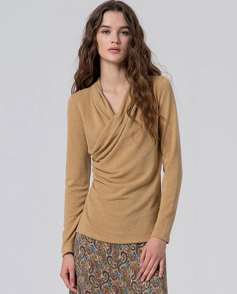 Surkana crossover-neck T-shirt gold