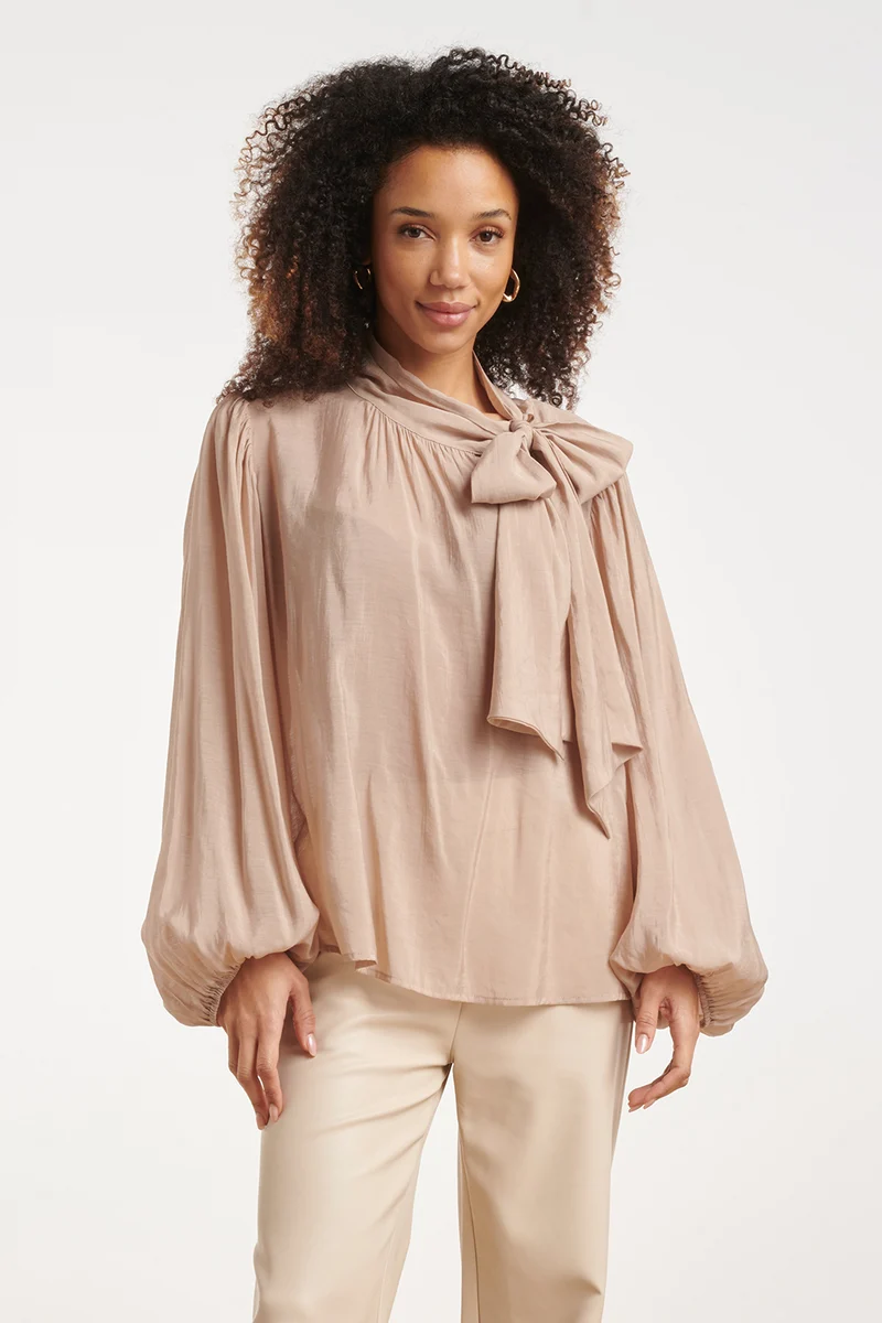 Blouse Van Soepelvallende Stof Met Strikdetail | Stone