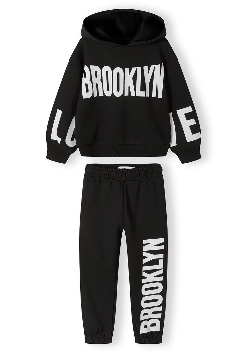 Girls' hoodie and joggers set in black