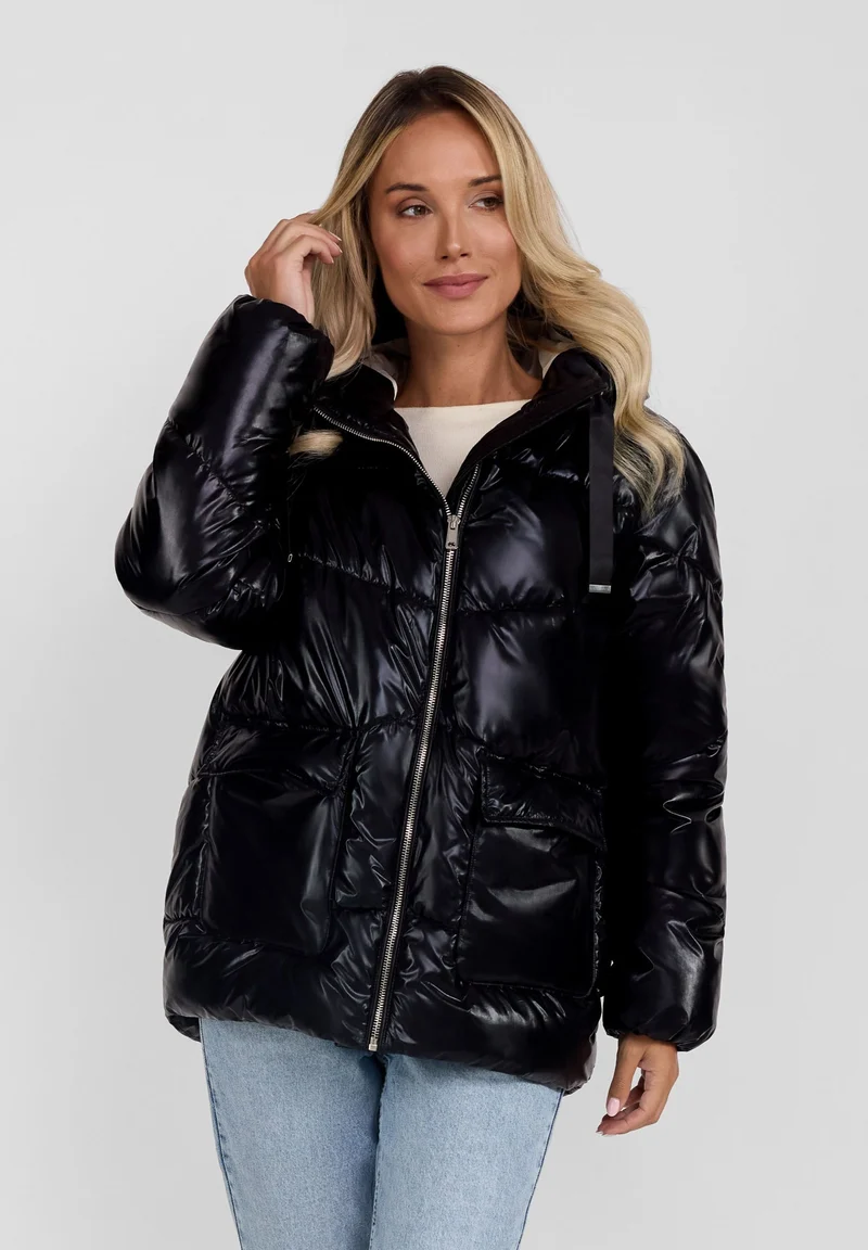 Women's puffer jacket in black