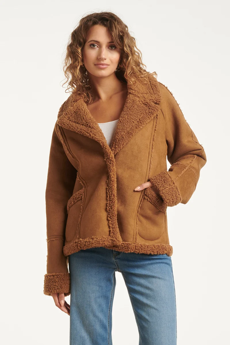 25553 Korte Lammy Jas Met Reverskraag | Cognac