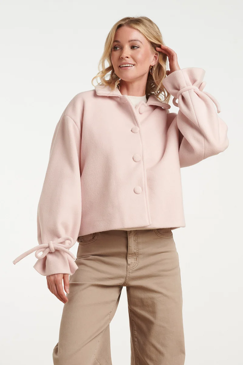 Kort Jas Met Strikdetails Aan De Mouwen | Baby Pink