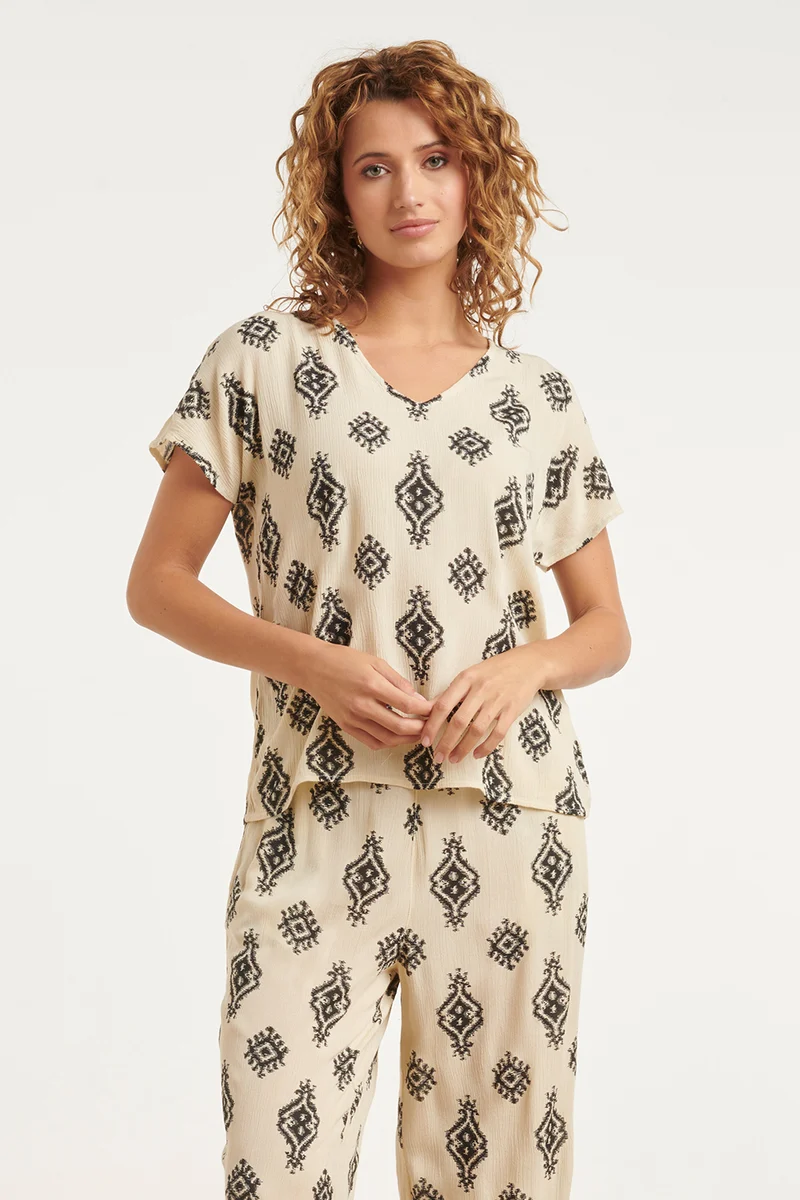 Beige Top Met Zwarte Aztec Print En V-Hals | Black White