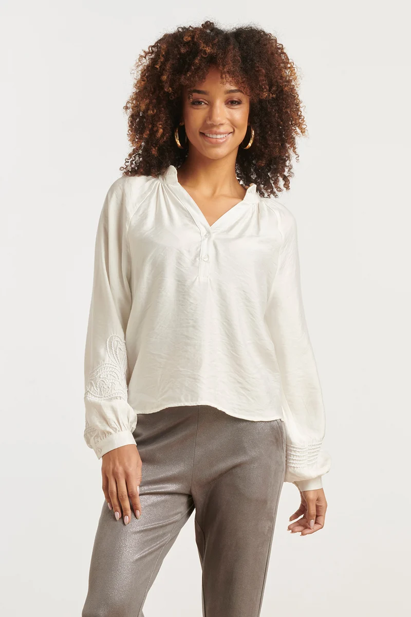 25612 Damestop Met Lange Mouwen Hartborduursel | Off White