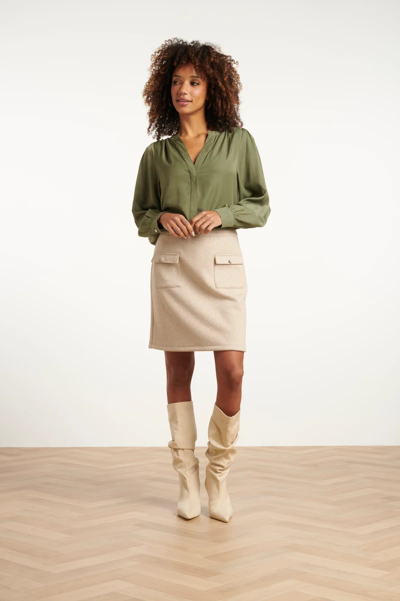 25611 Dameslosvallende Korte Top | Army