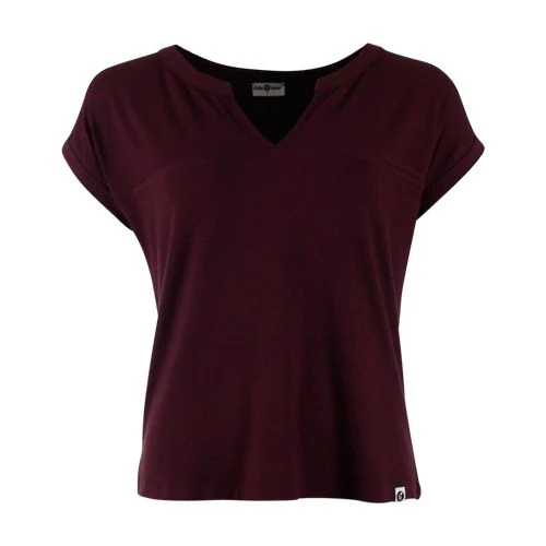Chills and Fever shirt Gusta wine