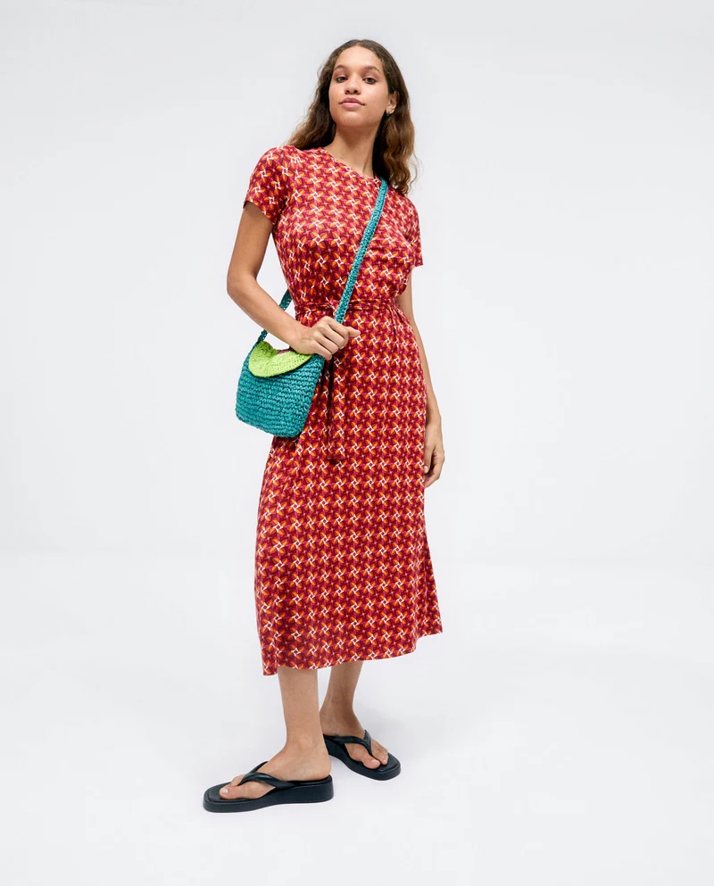 Surkana long wide dress with short sleeves red