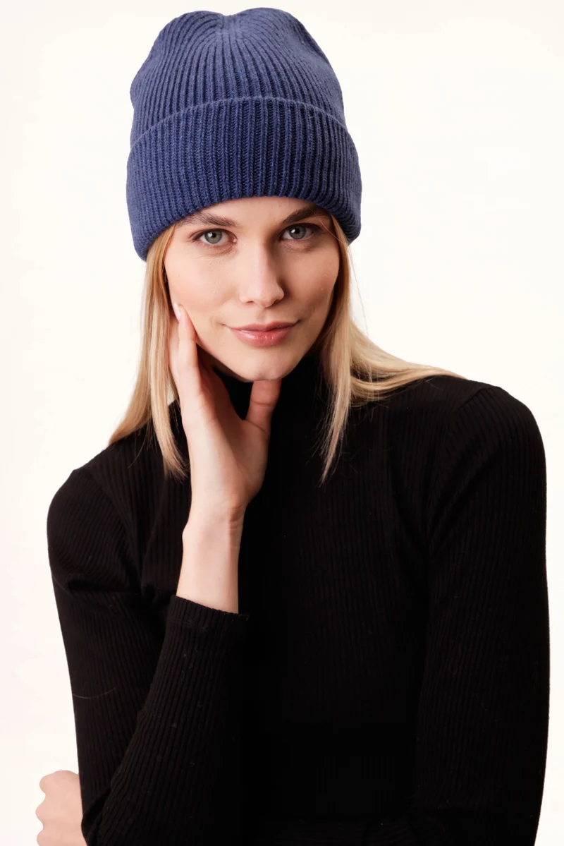UVR Berlin hat Doveina dark denim