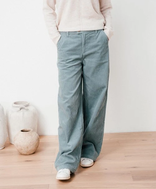 Blauwe corduroy broek | C'est beau la vie Josephine pantalon large en velours verte de gris