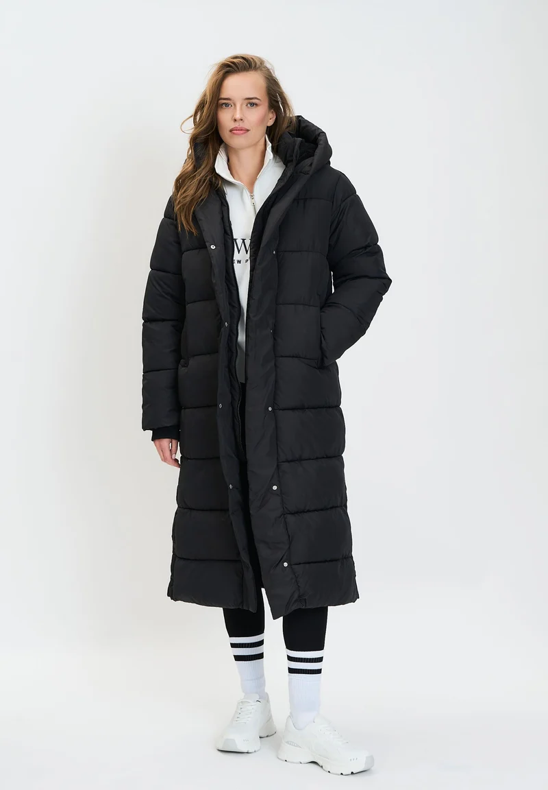 Women's long puffer coat in black