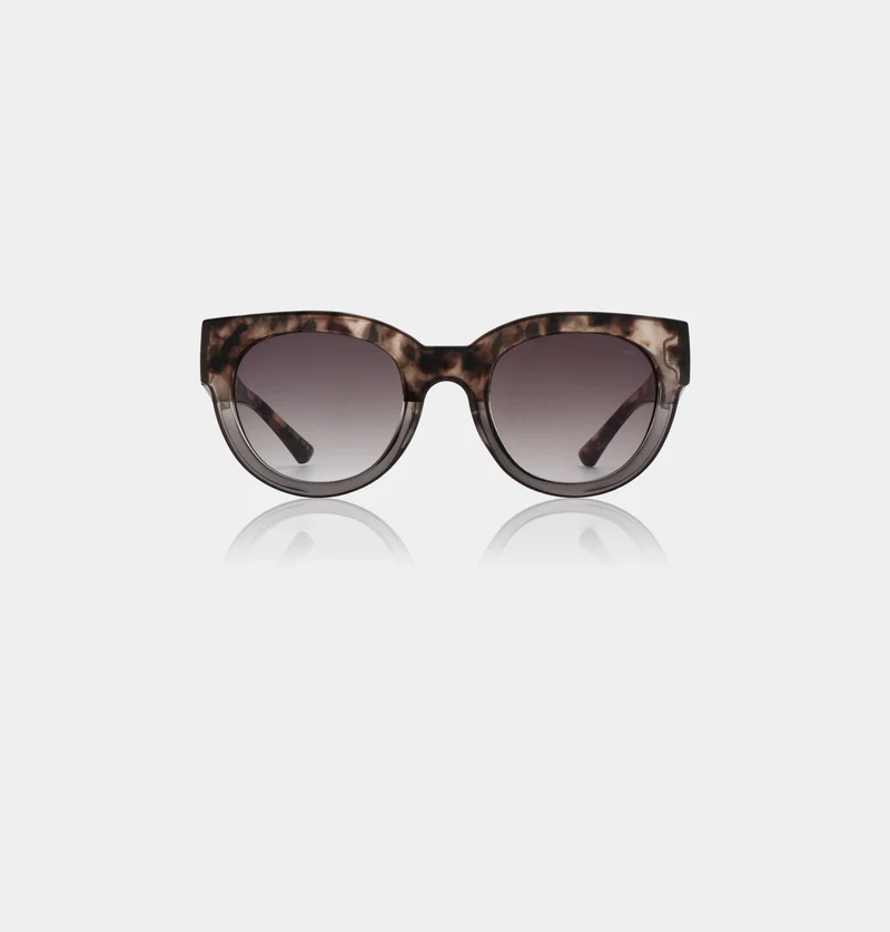 A. Kjaerbede sunglasses Lilly conquina