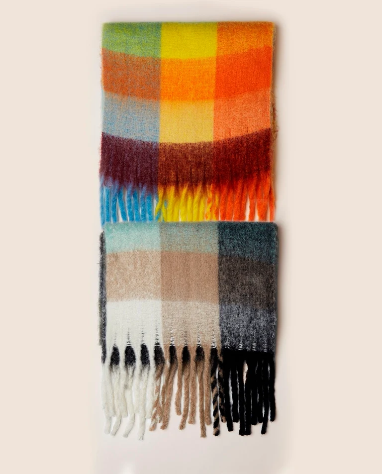 Surkana scarf with squares