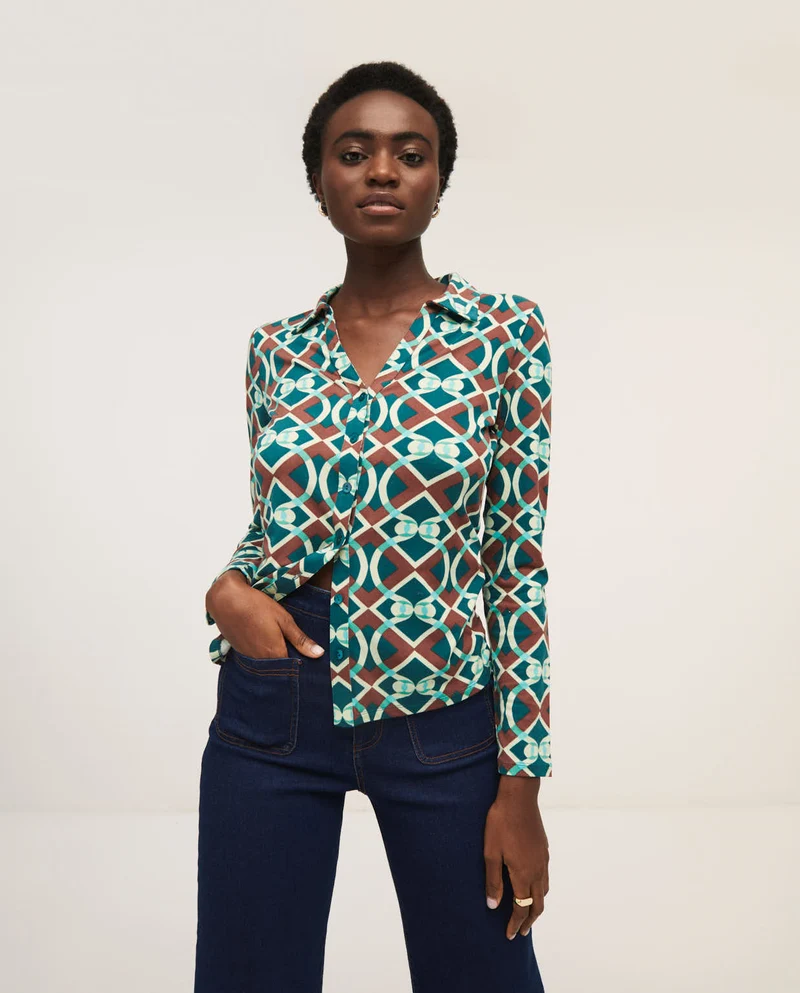 Blouse met grafische print | Surkana shirt with V-neck green