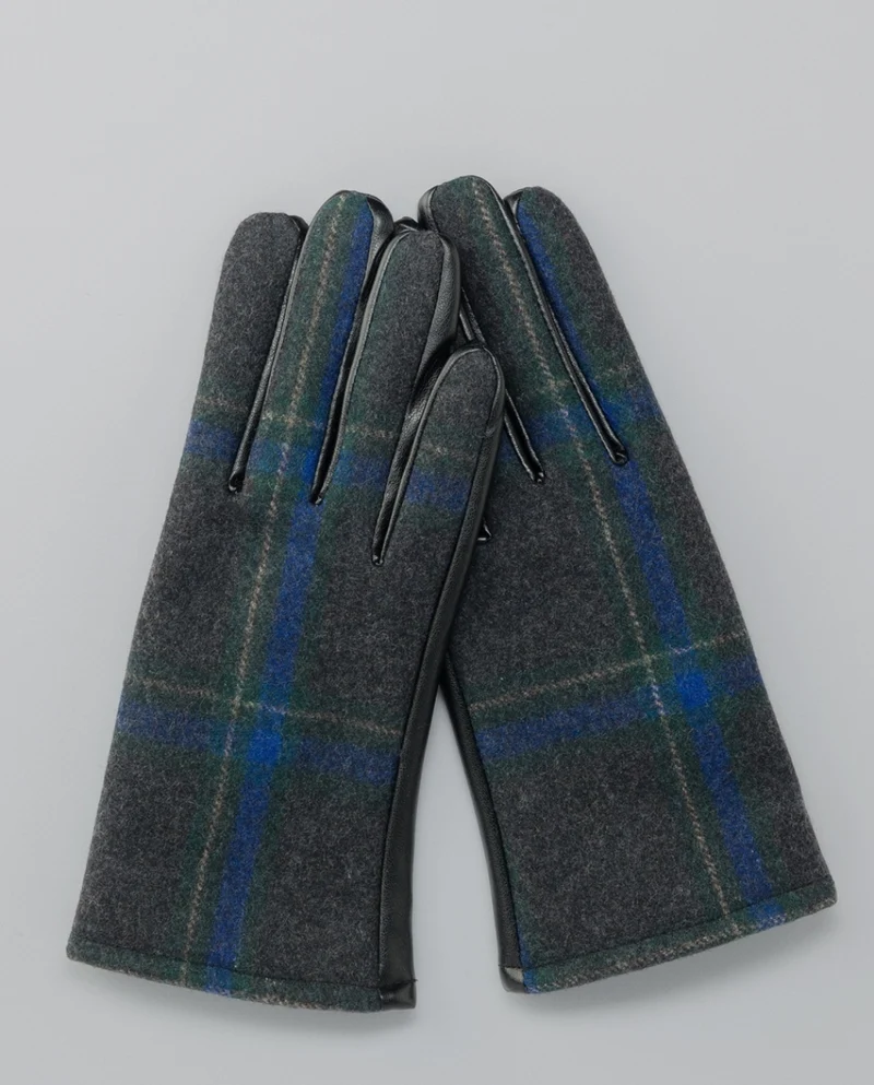 Surkana gloves with blue stripe