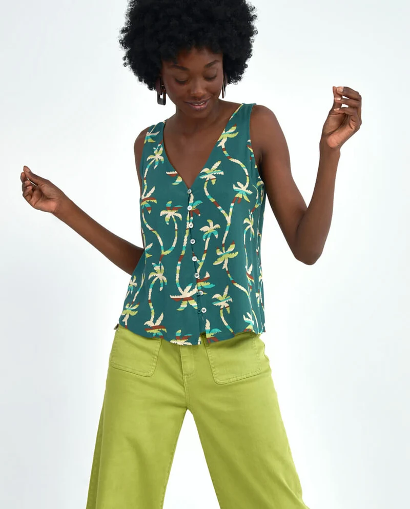 Surkana V-neck top with front buttoning green