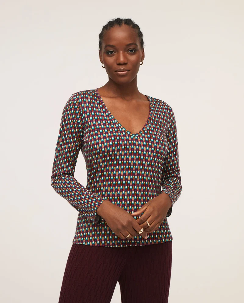 Top met V-hals | Surkana T-shirt with V-neck in stretchy fabric multi