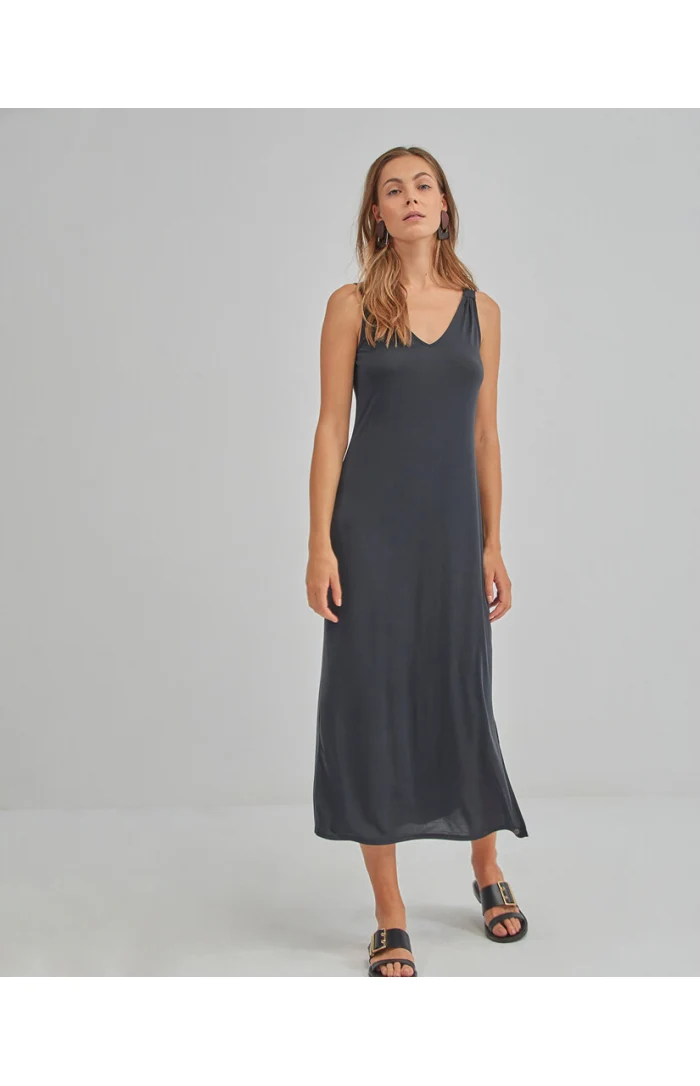Jurk met leuk schouderdetail | Surkana short sleeves dress with v-neckline and straps black