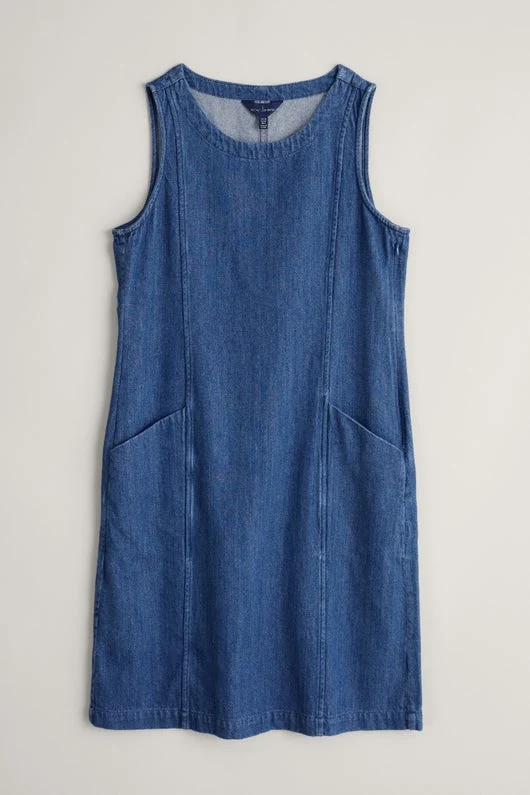 Mouwloze overgooi jurk | Seasalt Cornwall stone sculpture dress mid wash indigo
