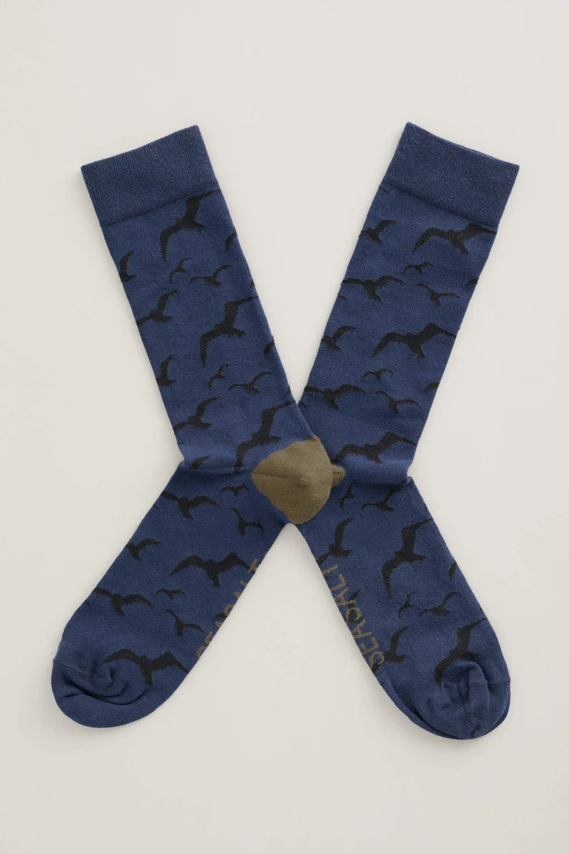 Blauwe sokken met zwaluwprint | Seasalt Cornwall men's arty socks swept in dark eden