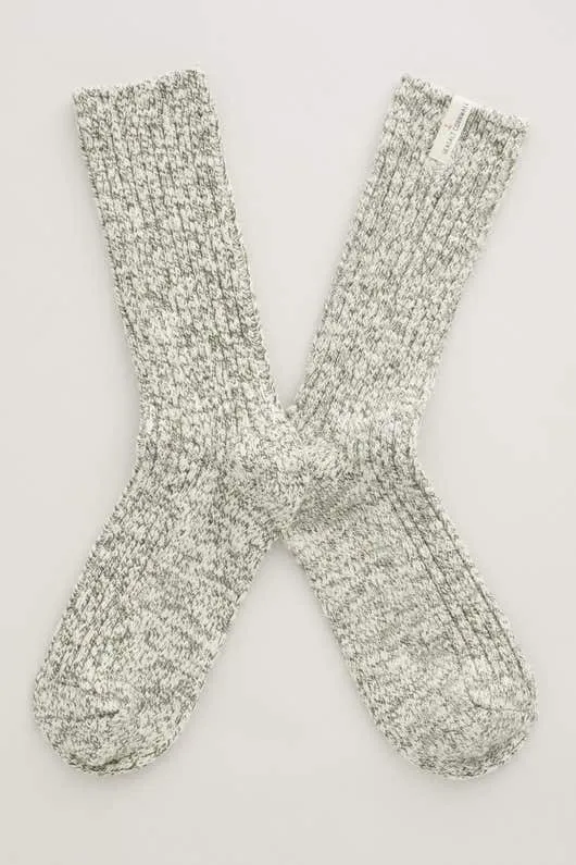 Zachte ademende sokken | Seasalt Cornwall ley lines socks sithney olive