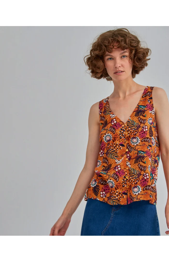 Mouwloze top met knoopjes | Surkana V-neckline buttoned top orange