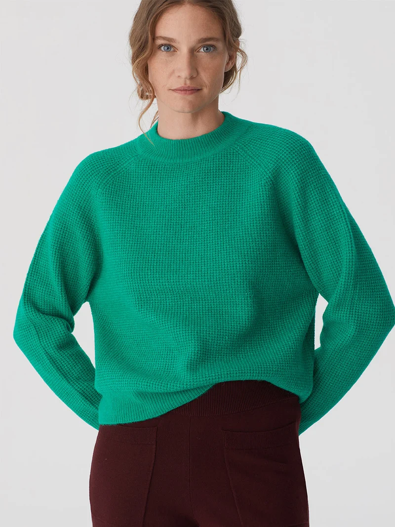 Losvallende groene trui | Nice Things oversize sweater raglan shiny green