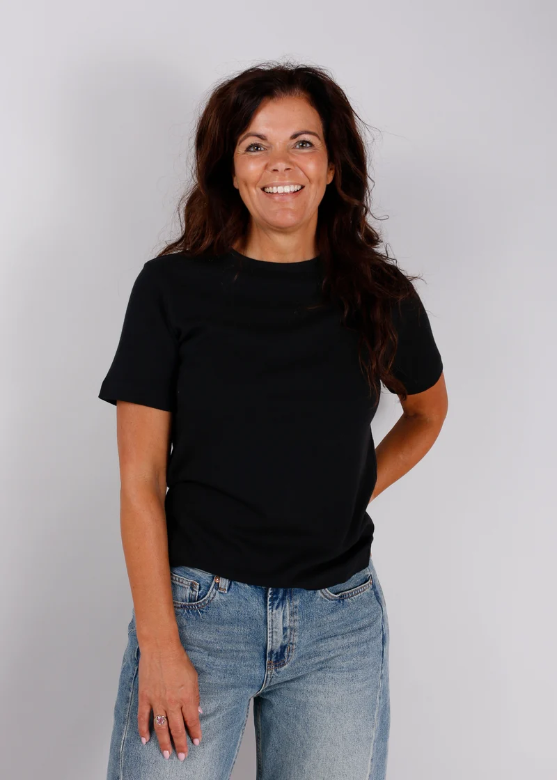 La Vie t-shirt Lina black