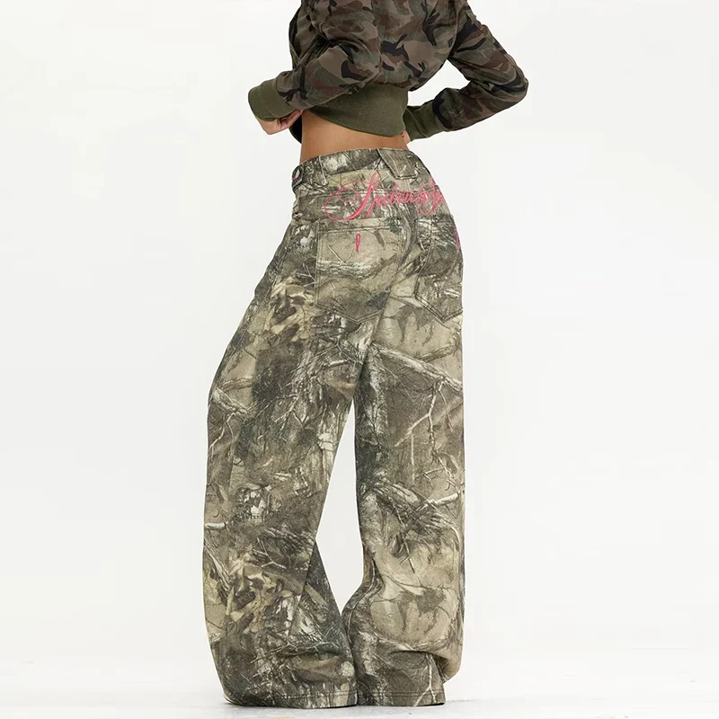 Zavelle | Camo Wide Leg Jeans met Roze Borduursel