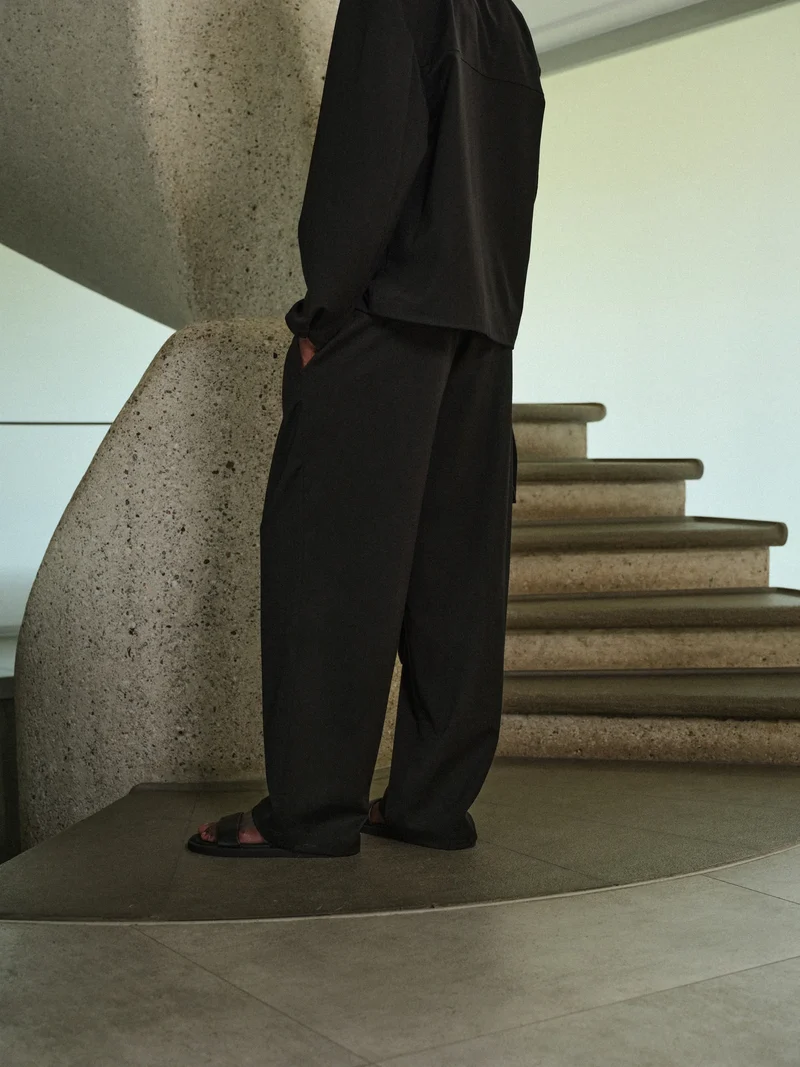 THE COUTURE CLUB PANTALON SMART BARREL TROUSERS ZWART
